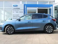 Gebraucht Ford Focus Titanium 125 PS (91 kW) 2024 Chromablau Limousine