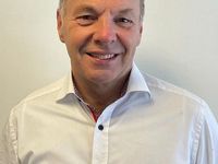 Neu Opel Astra 131 PS (96 kW) 2025 Schwarz Limousine