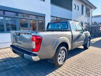 Gebraucht Nissan Navara Acenta 163 PS (119 kW) 2016 Grau Pickup
