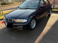 Gebraucht BMW 318 118 PS (86 kW) 2000 Schwarz Limousine