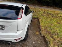 Gebraucht Ford Focus 125 PS (91 kW) 2010 Weiß Limousine