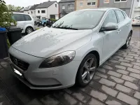 Gebraucht Volvo V40 Summum 114 PS (83 kW) 2012 Blau Kleinwagen