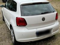 Gebraucht VW Polo 90 PS (66 kW) 2013 Weiß Kleinwagen