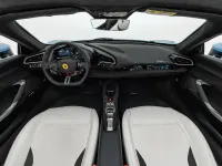 Gebraucht Ferrari 296 825 PS (606 kW) 2024 Blau Cabrio