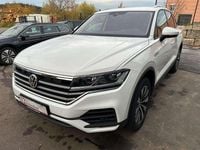 Gebraucht VW Touareg Basis 231 PS (169 kW) 2019 Pure white SUV