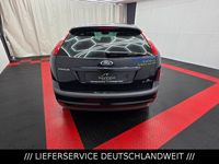 Używany Ford Focus Titanium 125 KM (91 kW) 2006 Czarny Sedan/Limuzyna