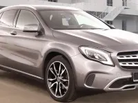 Gebraucht Mercedes GLA200 Urban 156 PS (114 kW) 2020 Grau SUV