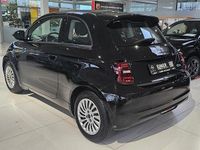 Gebraucht Fiat 500e Action 69 kW (95 PS) 2022 Schwarz Limousine