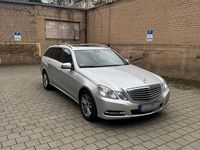 Gebraucht Mercedes E220 Elegance 170 PS (125 kW) 2012 Silber Kombi