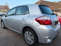 Gebraucht Toyota Auris 90 PS (66 kW) 2010 Silber Limousine
