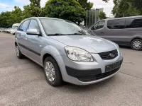 Gebraucht Kia Rio 97 PS (71 kW) 2009 Silber Limousine