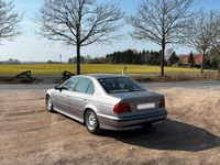 Gebraucht BMW 523 170 PS (125 kW) 1998 Silber Limousine