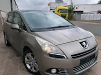 Gebraucht Peugeot 5008 156 PS (114 kW) 2010 Grau Van / Kleinbus