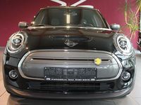 Gebraucht Mini Cooper SE 135 kW (184 PS) 2020 Midnight black metallic Kleinwagen