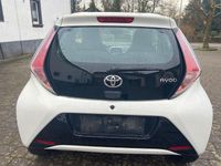 Gebraucht Toyota Aygo X-wave 69 PS (50 kW) 2015 Weiß Kleinwagen