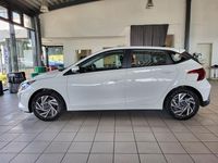 Neu Hyundai i20 79 PS (58 kW) 2025 Atlas white Limousine
