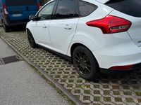 Usata Ford Focus 105 CV (77 kW) 2017 Bianco Station wagon