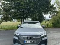 Używany Audi Q4 e-tron 150 kW (204 KM) 2023 Szary SUV