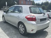Gebraucht Toyota Auris Life 99 PS (72 kW) 2010 Silber Kleinwagen