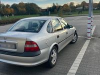 Gebraucht Opel Vectra 101 PS (74 kW) 1997 Silber Limousine