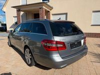 Gebraucht Mercedes E300 204 PS (150 kW) 2012 Silber Kombi