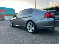 Gebraucht BMW 320 184 PS (135 kW) 2011 Grau Limousine