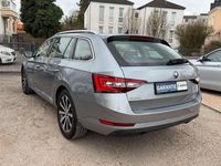 Gebraucht Skoda Superb Style 150 PS (110 kW) 2016 Grau Kombi