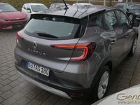 Gebraucht Renault Captur Equilibre 91 PS (66 kW) 2023 Stahlgrau metallic/dach in blackpearlschwarz SUV