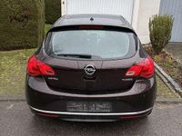 Gebraucht Opel Astra Active 140 PS (102 kW) 2012 Limousine