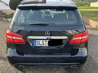 Gebraucht Mercedes B180 109 PS (80 kW) 2014 Schwarz Van / Kleinbus