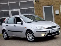 Używany Ford Focus Trend 101 KM (74 kW) 2004 Srebrny Sedan/Limuzyna