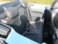 Gebraucht VW Beetle Cabriolet Design 160 PS (117 kW) 2014 Blau Cabrio