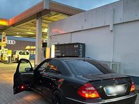 Second-hand Mercedes E240 177 CP (130 kW) 2005 Negru Berlinǎ