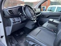 Gebraucht Opel Vivaro 177 PS (130 kW) 2020 Weiß Van / Kleinbus