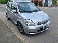 Gebraucht Toyota Yaris 87 PS (63 kW) 2004 Silber Kleinwagen