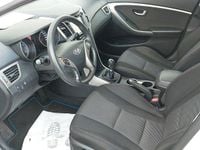 Gebraucht Hyundai i30 Trend 101 PS (74 kW) 2016 Weiß Kombi