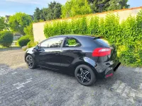 Gebraucht Kia Rio 86 PS (63 kW) 2014 Schwarz Limousine