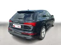 Używany Audi Q7 S-Line 231 KM (169 kW) 2024 Czarny SUV