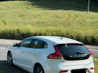 Gebraucht Volvo V40 Summum 114 PS (83 kW) 2015 Weiß Kombi