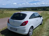 Gebraucht Opel Corsa Edition 101 PS (74 kW) 2011 Weiß Kleinwagen