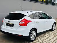 Gebraucht Ford Focus Titanium 116 PS (85 kW) 2012 Weiß Limousine
