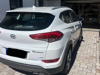 Gebraucht Hyundai Tucson 177 PS (130 kW) 2016 Weiß SUV