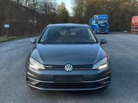 Gebraucht VW Golf VII 131 PS (96 kW) 2019 Grau Kleinwagen