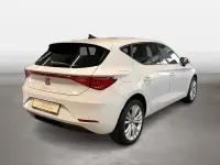 Używany Seat Leon Style 110 KM (80 kW) 2024 Biały Sedan/Limuzyna