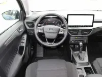 Gebraucht Ford Focus Titanium 125 PS (91 kW) 2023 Chromablaumetallic (metallic) Kombi