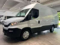 Gebraucht Iveco Daily 156 PS (114 kW) 2019 Weiß Van / Kleinbus