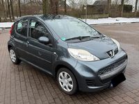 Gebraucht Peugeot 107 68 PS (50 kW) 2009 Grau Kleinwagen