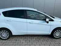 Gebraucht Ford Fiesta 80 PS (58 kW) 2013 Weiß Kleinwagen
