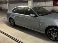 Gebraucht BMW 320 150 PS (110 kW) 2005 Grau Limousine