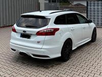 Gebraucht Ford Focus ST 250 PS (183 kW) 2013 Weiß Kombi